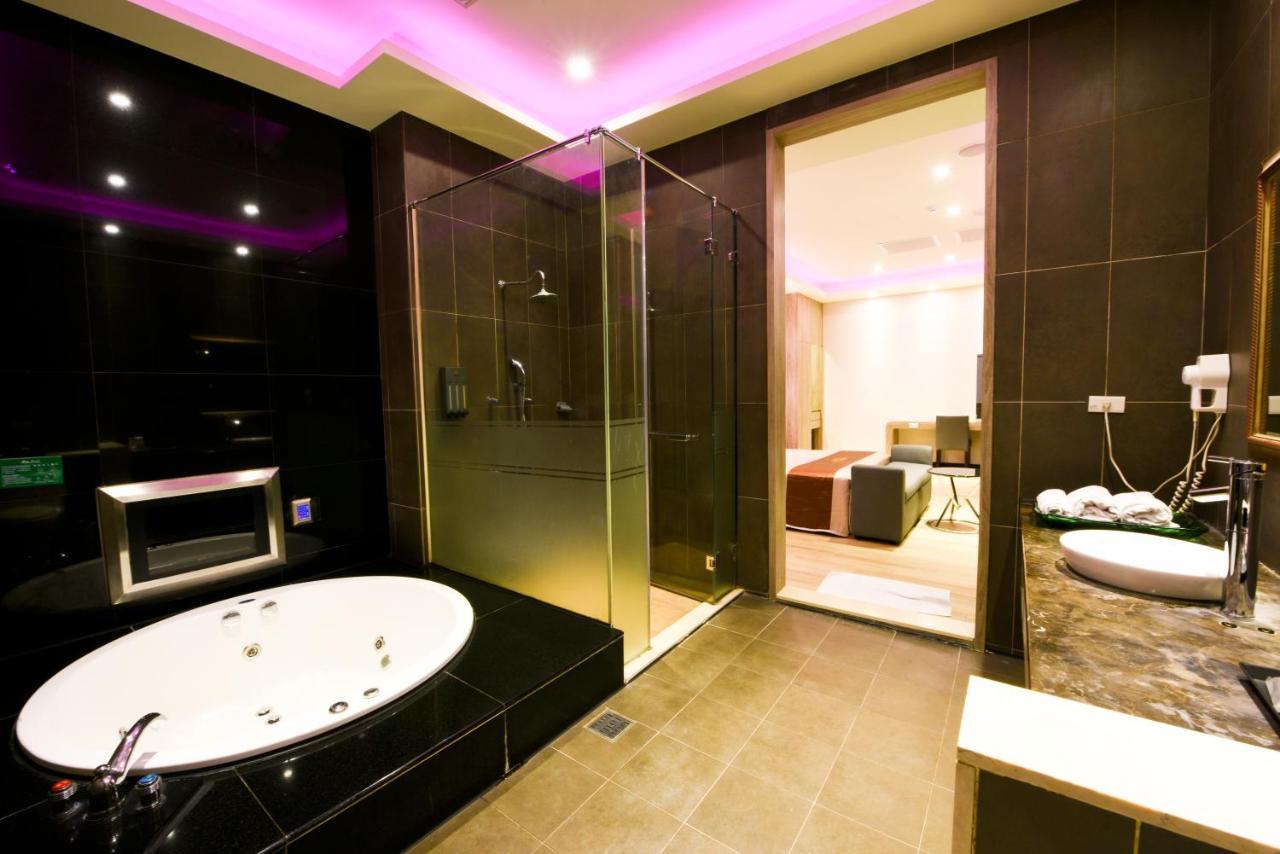 Purple Rainbow Motel 台北市 エクステリア 写真