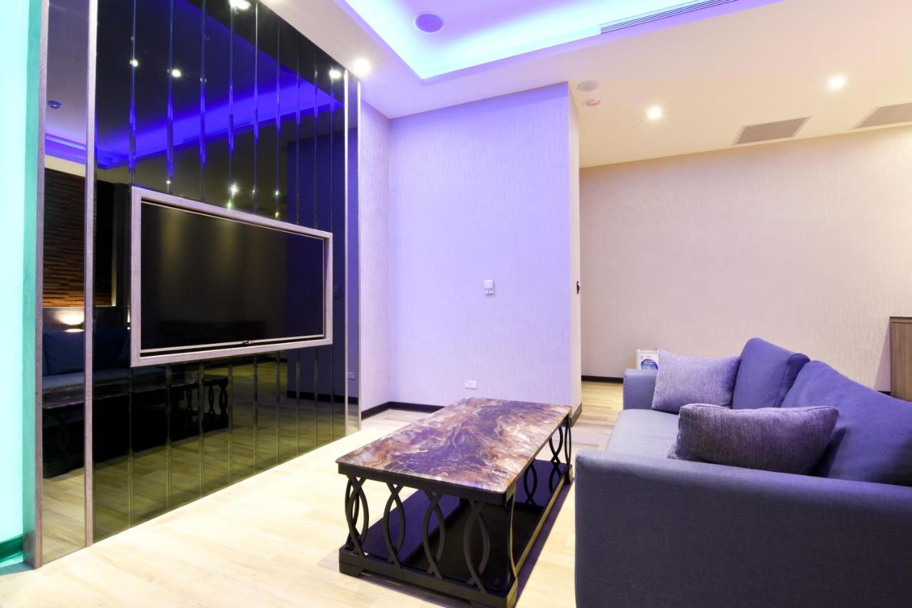 Purple Rainbow Motel 台北市 エクステリア 写真