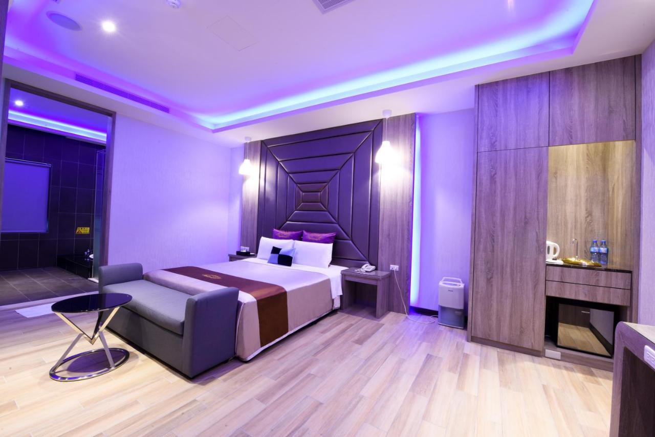 Purple Rainbow Motel 台北市 エクステリア 写真