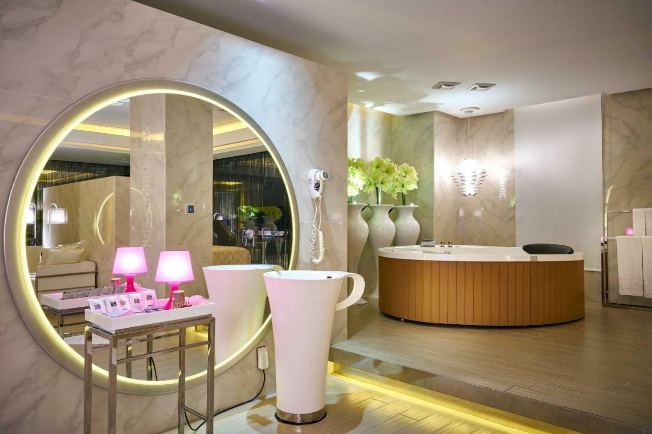 Purple Rainbow Motel 台北市 エクステリア 写真